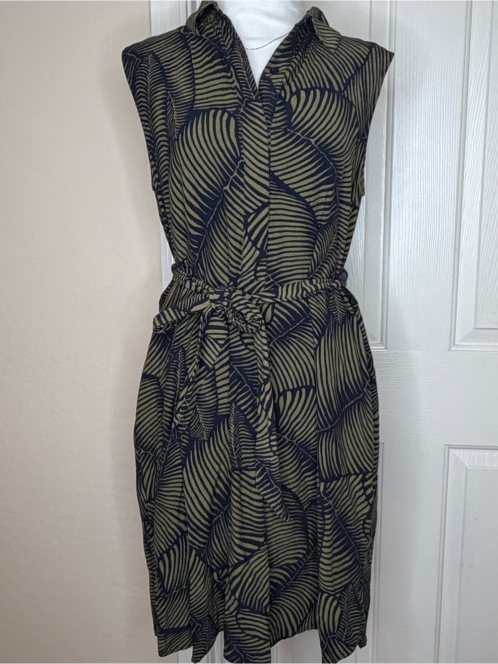 Ann Taylor Factory Olive & Black Sleeveless Tie-Waist Midi Dress